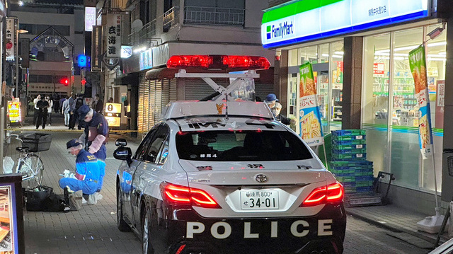 【埼玉】職質…無職男が突然、警官を突き飛ばす　コンビニ駐車場、逃走するも逮捕　住所不詳の52歳　男の車を開けると…